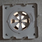 カバーを外した24時間換気の給気口