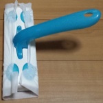組み立て後にシートを装着した網戸ワイパー