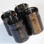 4つのコンデンサ