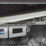食器洗い乾燥機の上側の段にまな板が入っている状態