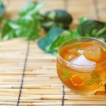 コップに入った麦茶