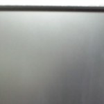 白いカーソルだけが表示されている液晶モニター