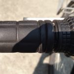 自転車のボロボロになっている左側のグリップ