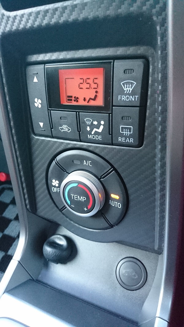 車での暖房時a C エアコン オフでも暖かいし 燃費はあまり変わりません