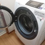 ドラム式洗濯乾燥機 BD-SG100Aのフタを開けている状態
