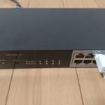 SWX2200にLD-LOCK/HUB03を設置している様子