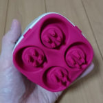 ブラシを装着した状態のパナソニックの頭皮エステブラシ EH-HE98-RP本体底部の様子