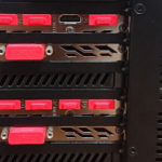 2WAY-SLI構成のPC背面部(リアスロットカバー部)の様子