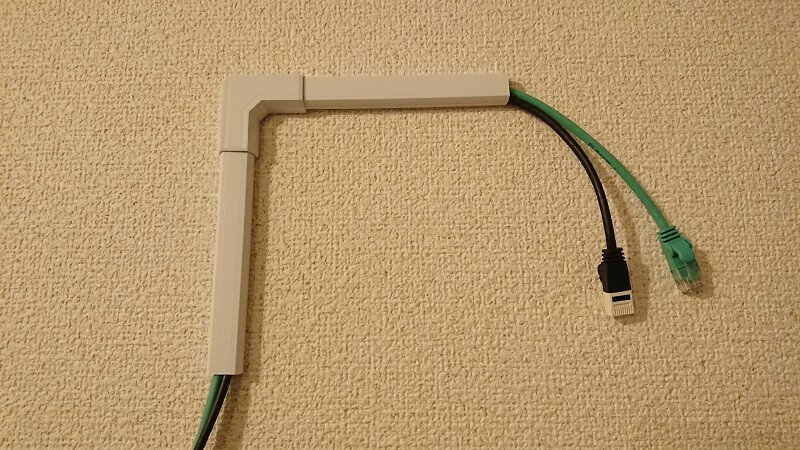 ケーブルモールを使ってlanケーブルやスピーカーケーブルを隠蔽配線する方法